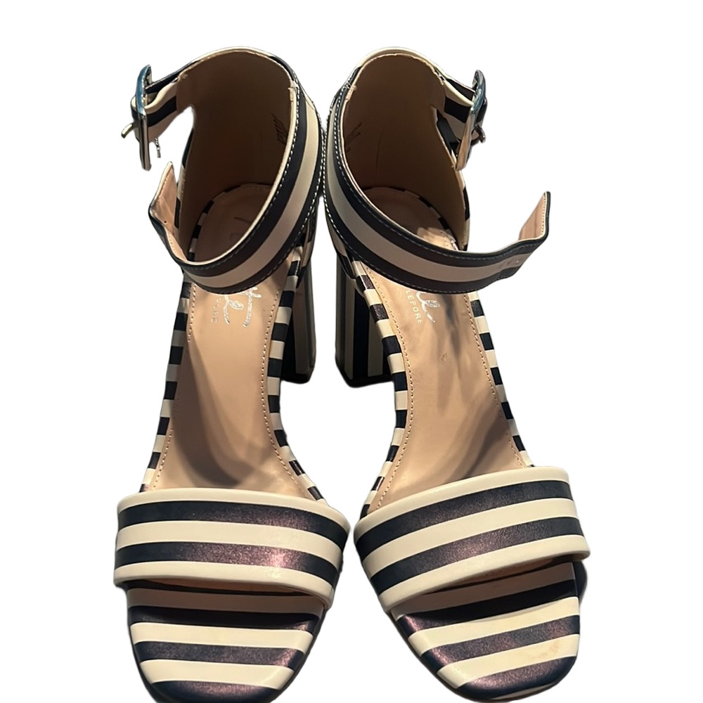 Nanette Lepore Tilda Striped Navy & Cream Heels “SZ8”.